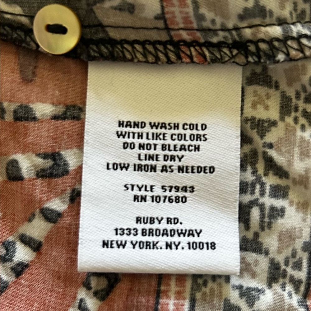 Ruby Rd. Mob Wife Animal Print Button Down Blouse Women’s Medium Petite - Picture 6 of 6